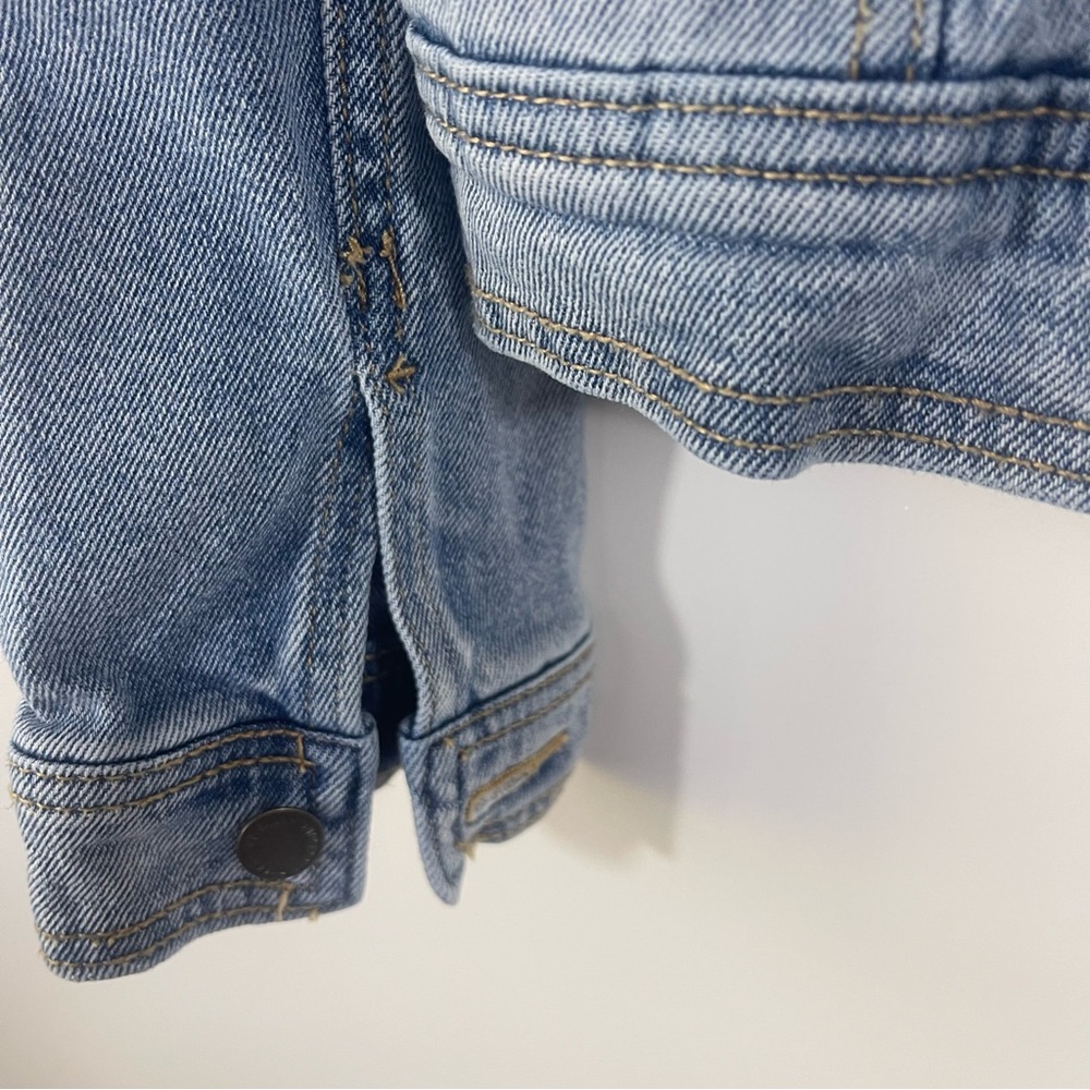 Universal Thread Freeborn Jean Jacket Size Small - Picture 4 of 9